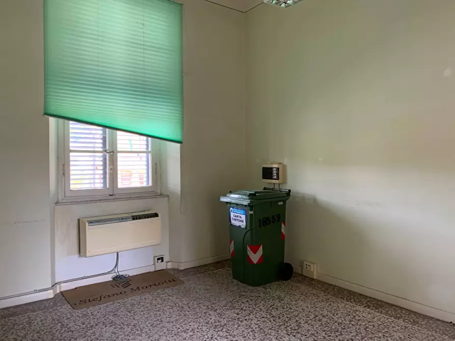 Immagine 7 di Ufficio in affitto  in via della stazione a Lucca