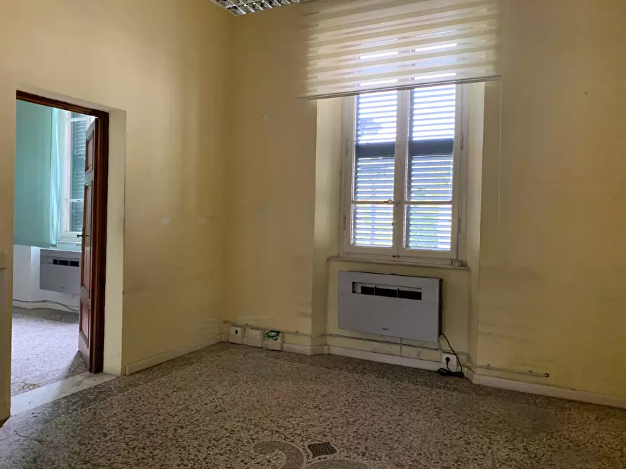 Immagine 12 di Ufficio in affitto  in via della stazione a Lucca