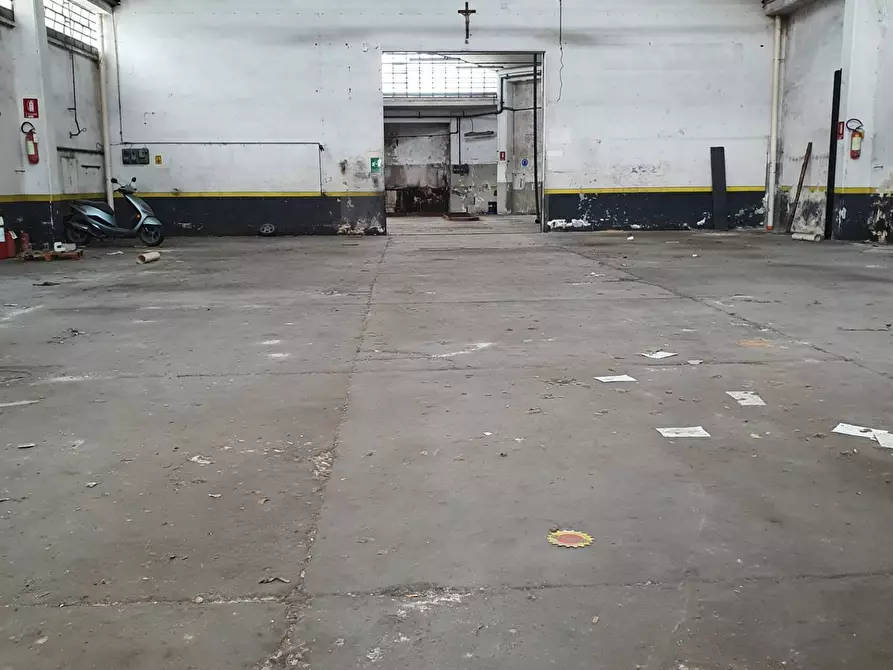 Immagine 2 di Attività commerciale in affitto  in via A. Passaglia a Lucca