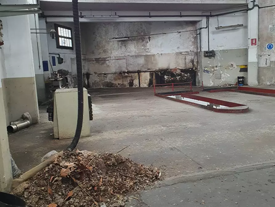 Immagine 3 di Attività commerciale in affitto  in via A. Passaglia a Lucca