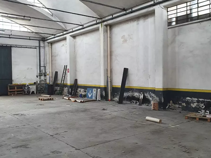 Immagine 11 di Attività commerciale in affitto  in via A. Passaglia a Lucca