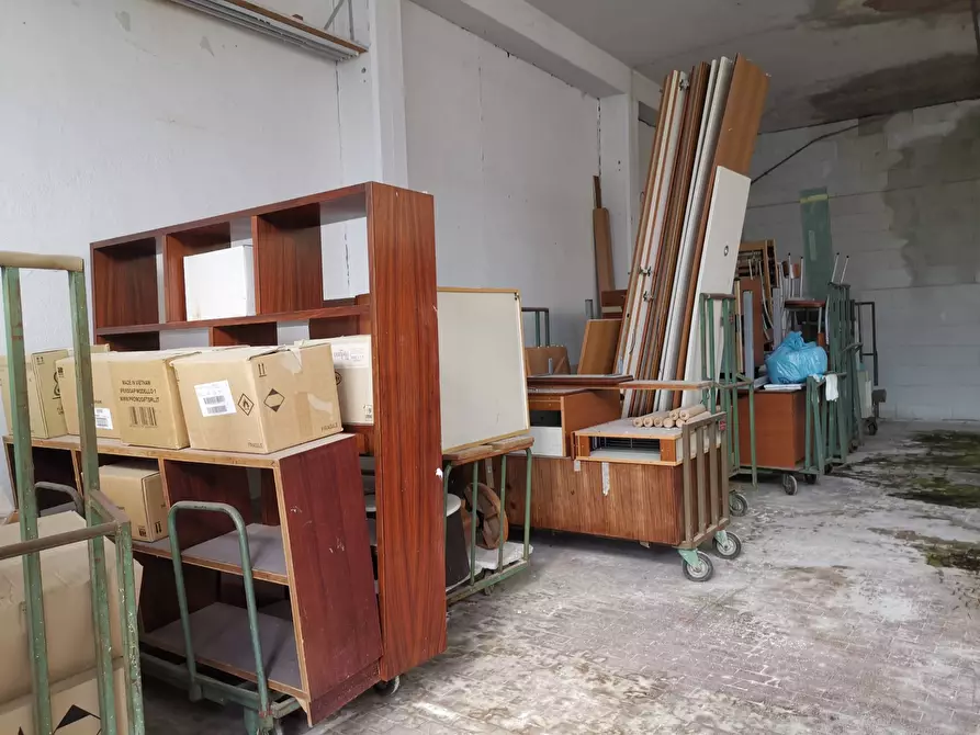 Immagine 3 di Attività commerciale in affitto  in via Bologna a Calcinaia