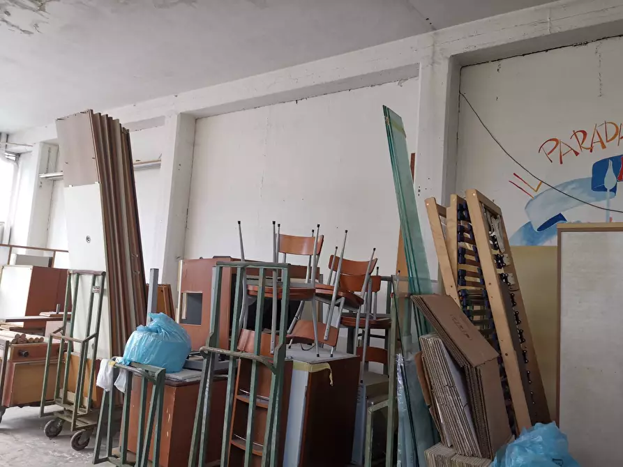 Immagine 5 di Attività commerciale in affitto  in via Bologna a Calcinaia