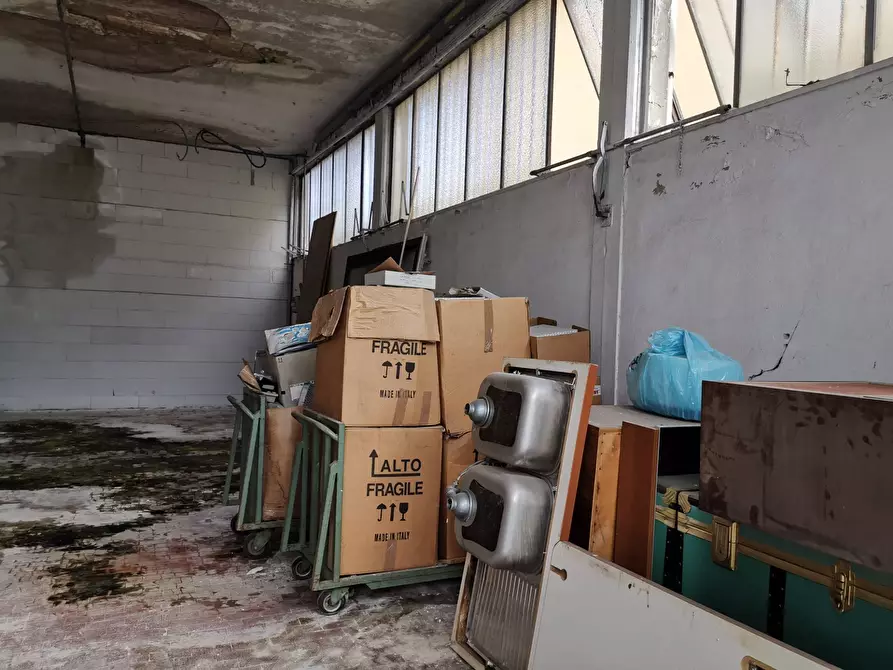 Immagine 10 di Attività commerciale in affitto  in via Bologna a Calcinaia