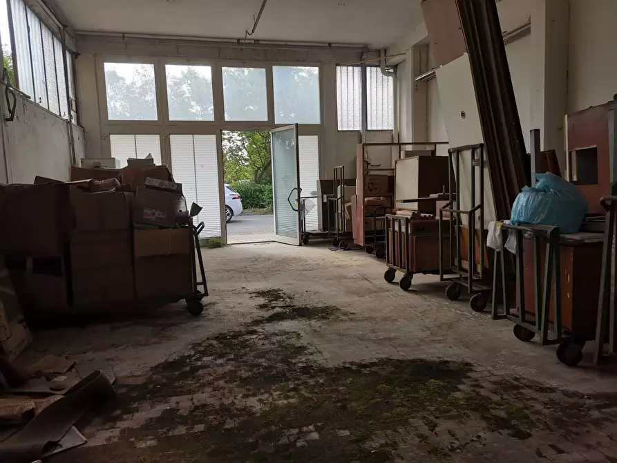 Immagine 12 di Attività commerciale in affitto  in via Bologna a Calcinaia