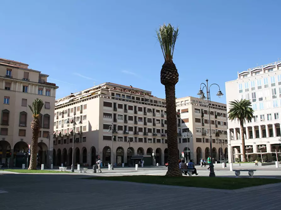 Immagine 5 di Ufficio in affitto  in Via grande a Livorno