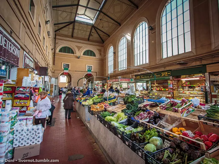 Immagine 10 di Ufficio in affitto  in Via grande a Livorno