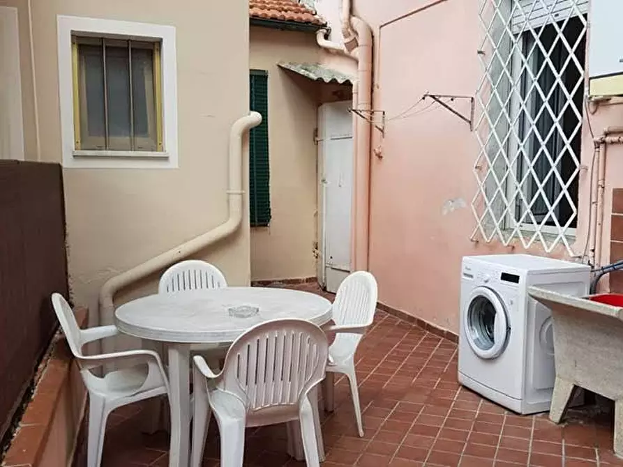 Immagine 9 di Casa indipendente in affitto  in XX Settembre a Viareggio