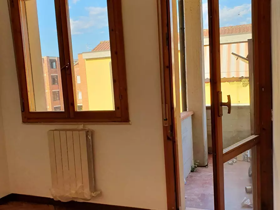 Immagine 8 di Camera in affitto  in Via Vincenzo Consani a Lucca