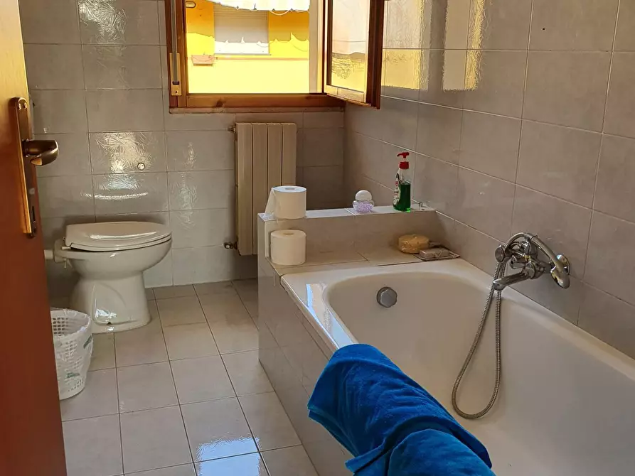 Immagine 11 di Camera in affitto  in Via Vincenzo Consani a Lucca