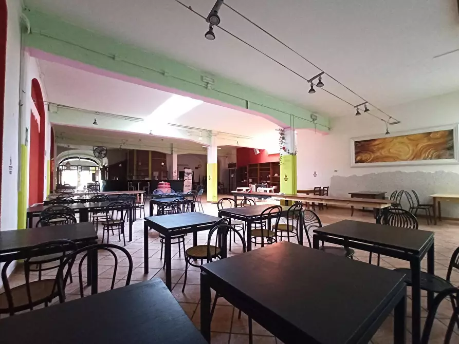 Immagine 2 di Attività commerciale in affitto  in Via Santa Maria a Pisa