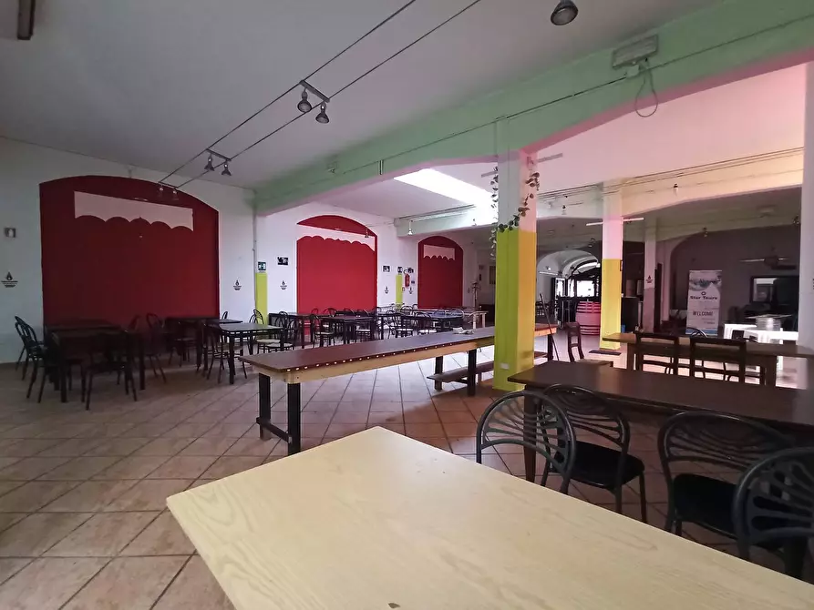 Immagine 3 di Attività commerciale in affitto  in Via Santa Maria a Pisa