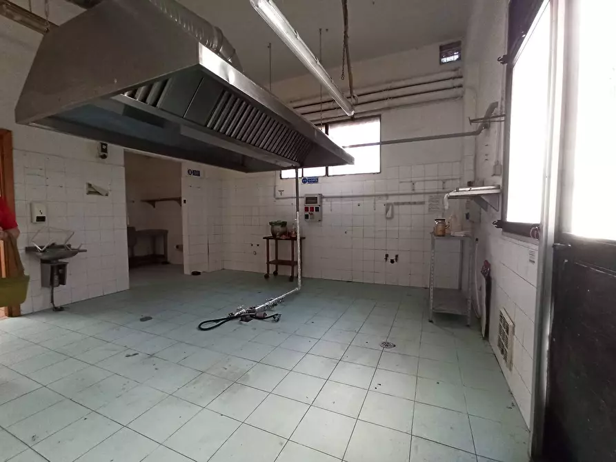 Immagine 5 di Attività commerciale in affitto  in Via Santa Maria a Pisa