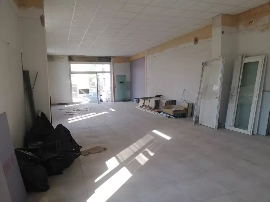 Immagine 2 di Attività commerciale in affitto  in VIA CONTESORA a Lucca