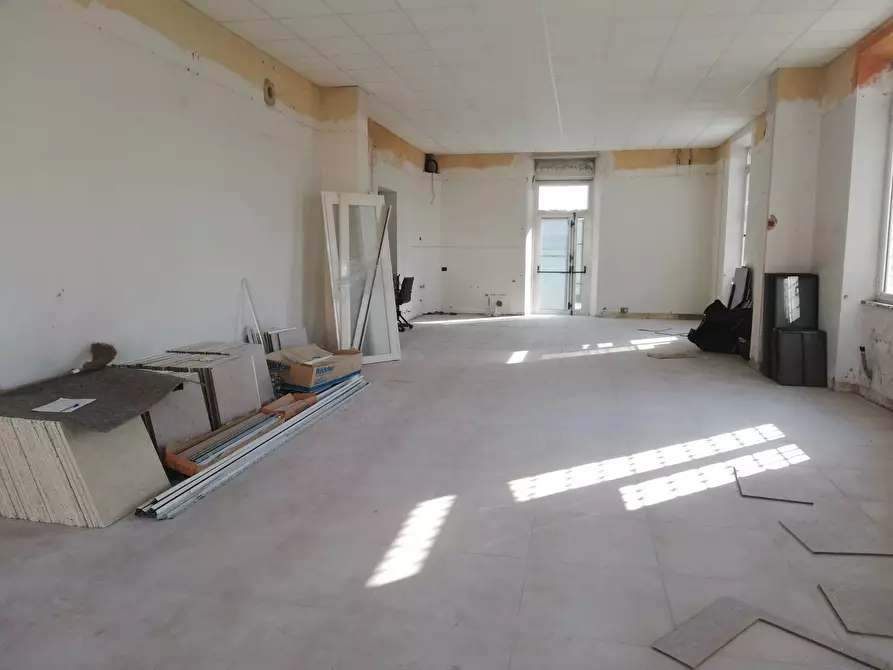 Immagine 4 di Attività commerciale in affitto  in VIA CONTESORA a Lucca