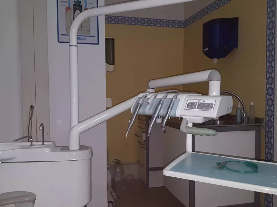 Immagine 10 di Attività commerciale in affitto  in Via del lavoro a Santa Maria A Monte