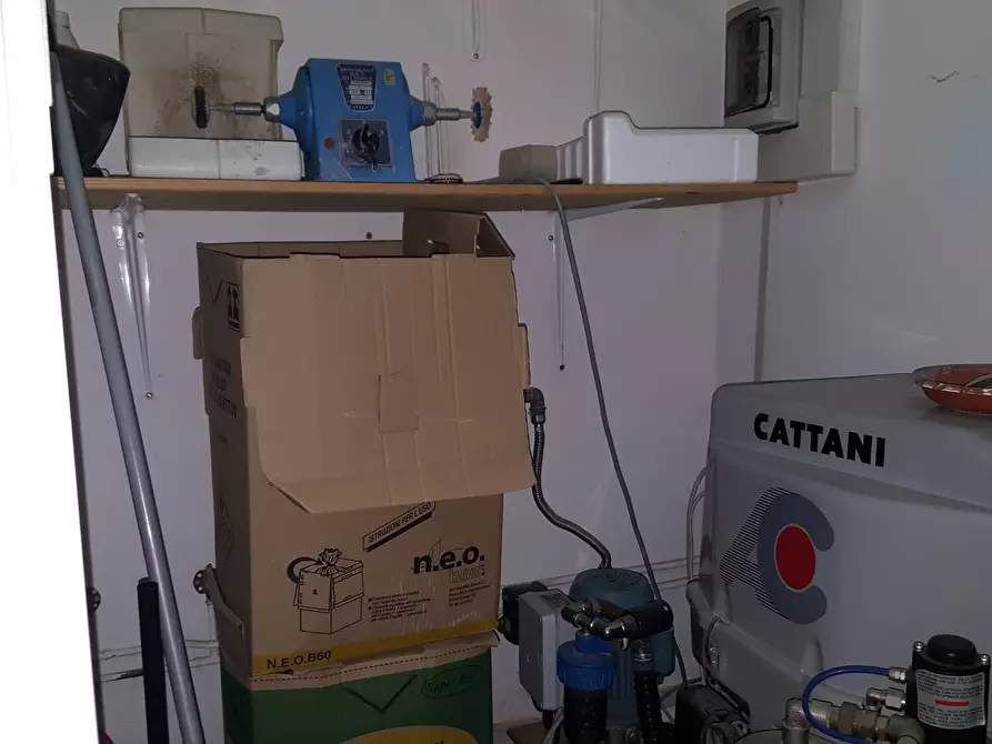 Immagine 14 di Attività commerciale in affitto  in Via del lavoro a Santa Maria A Monte