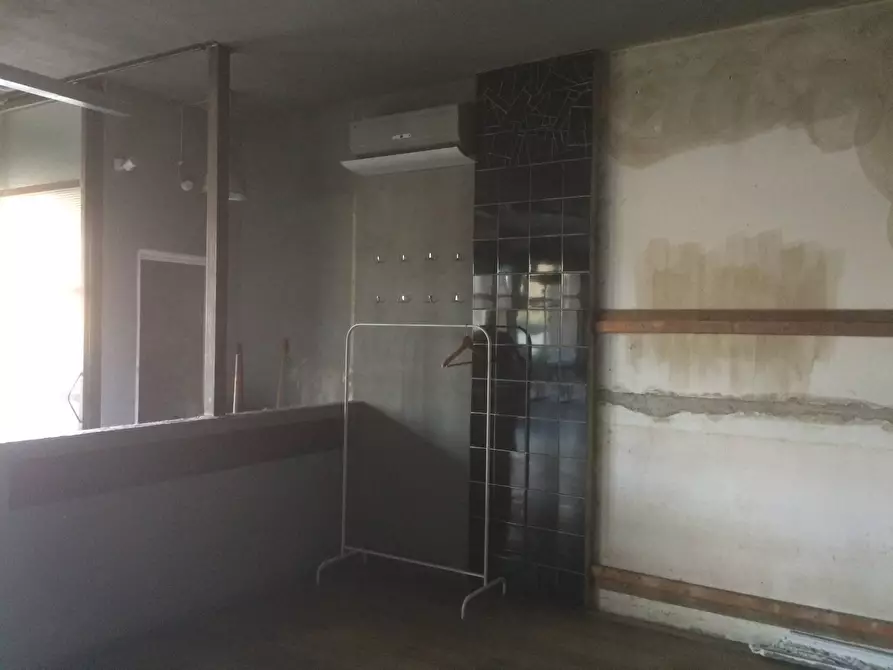 Immagine 4 di Attività commerciale in affitto  in via dei pardella a Vecchiano