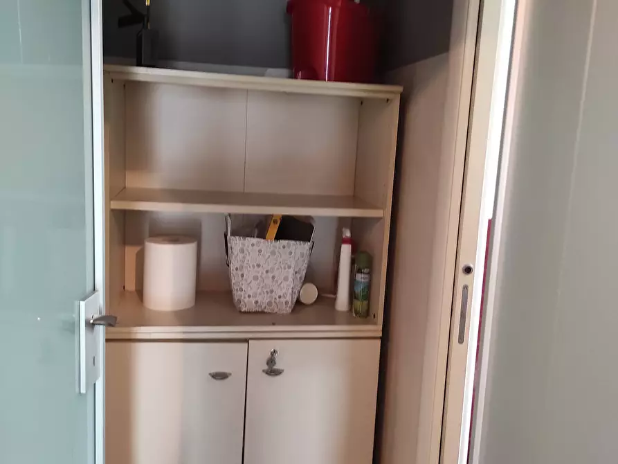 Immagine 7 di Ufficio in affitto  in Via Tiglio a Capannori