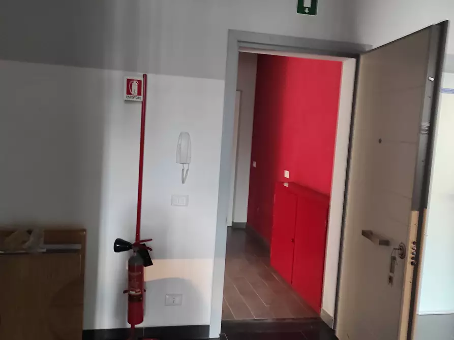 Immagine 8 di Ufficio in affitto  in Via Tiglio a Capannori
