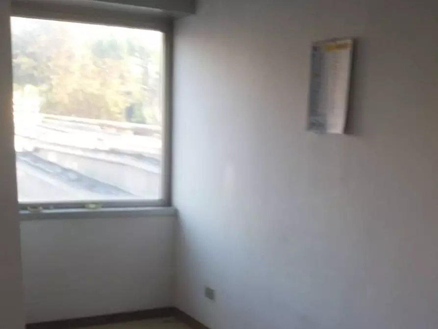 Immagine 4 di Ufficio in affitto  in Migliarina a Viareggio