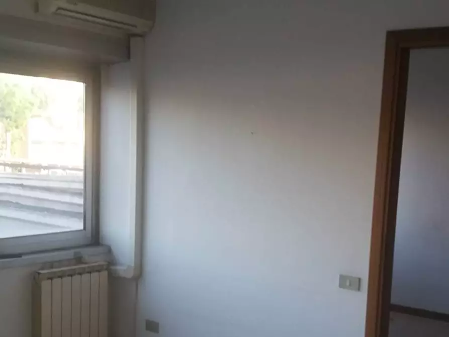 Immagine 6 di Ufficio in affitto  in Migliarina a Viareggio