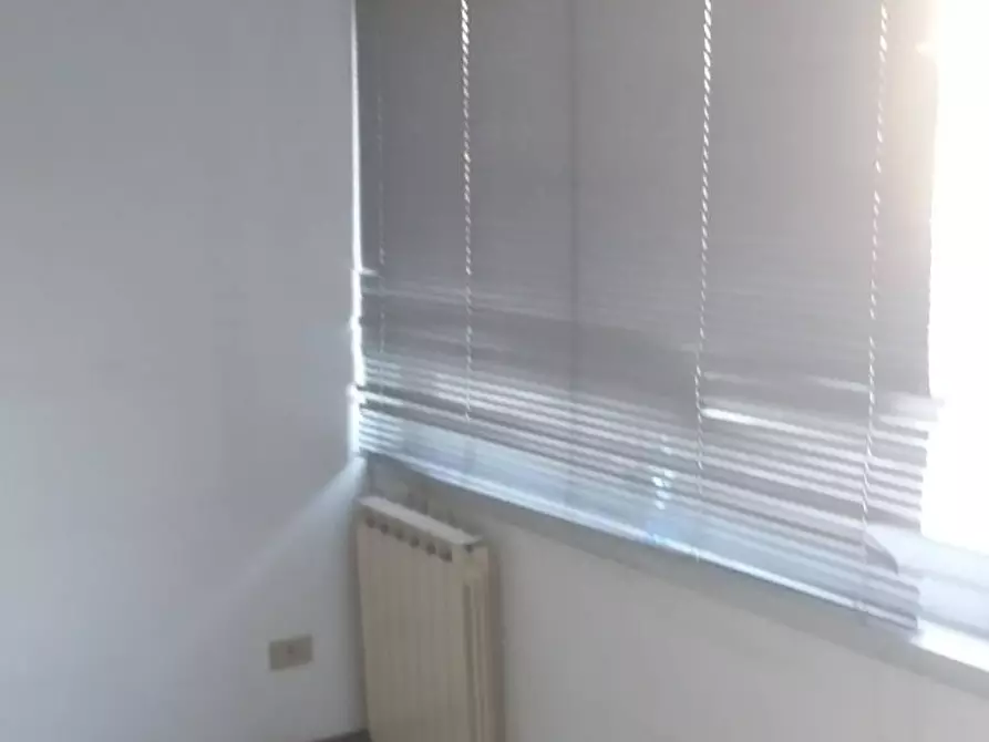 Immagine 8 di Ufficio in affitto  in Migliarina a Viareggio