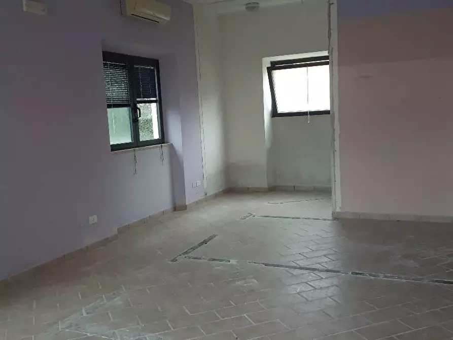 Immagine 7 di Attività commerciale in affitto  in Viale Europa a Lucca