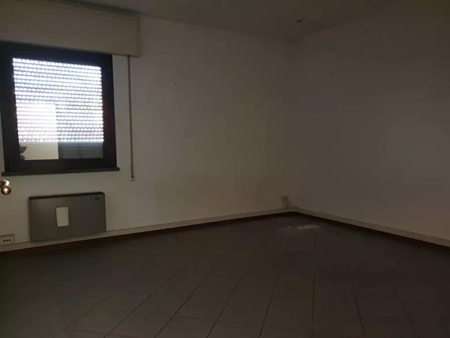 Immagine 9 di Ufficio in affitto  in Via fonda Antraccoli a Lucca