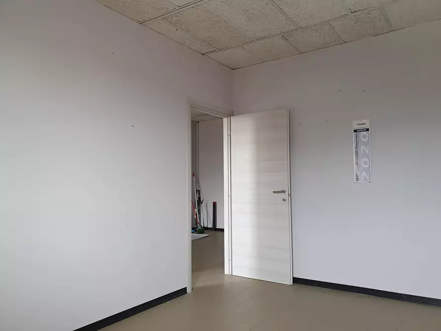Immagine 1 di Ufficio in affitto  in Via Sottomonte a Capannori