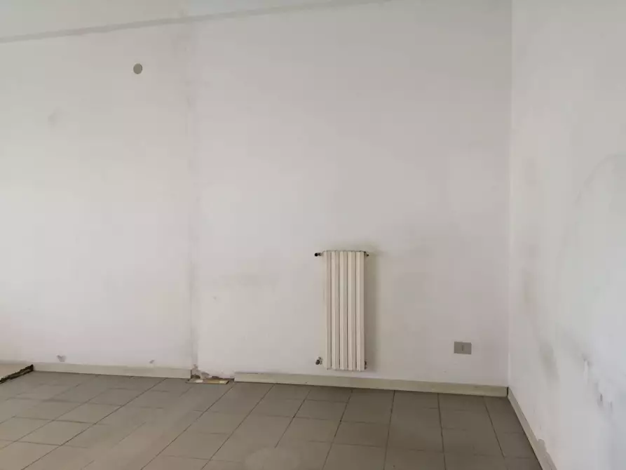 Immagine 5 di Attività commerciale in affitto  in via valdera c a Ponsacco