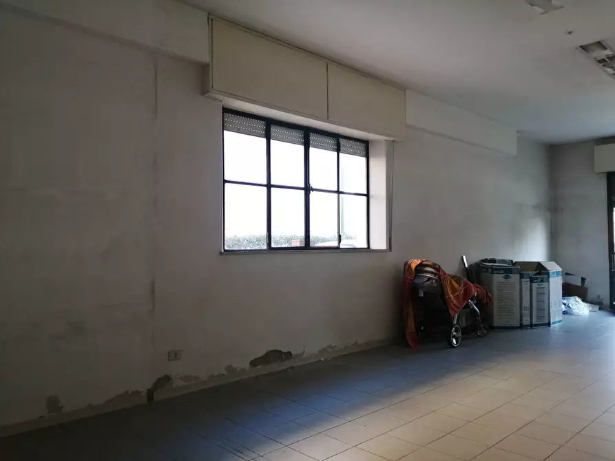 Immagine 10 di Attività commerciale in affitto  in via valdera c a Ponsacco