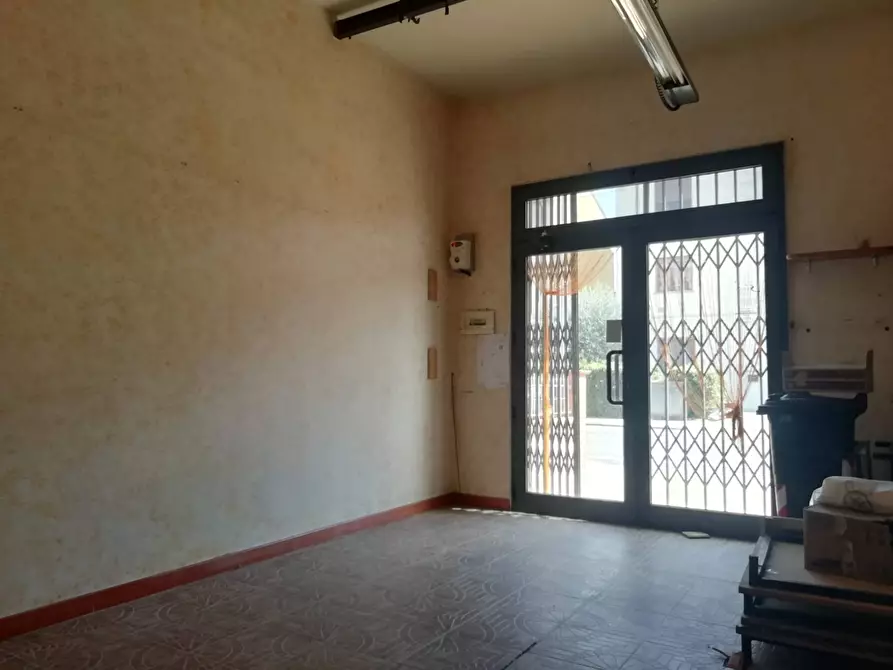 Immagine 9 di Attività commerciale in affitto  in il romito a Pontedera
