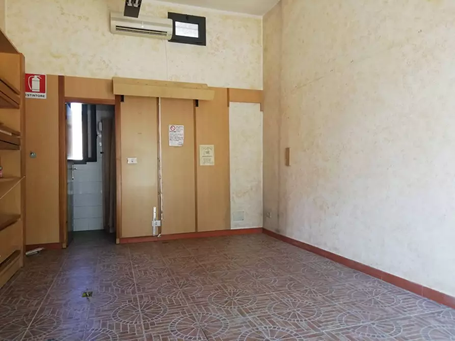 Immagine 8 di Attività commerciale in affitto  in il romito a Pontedera