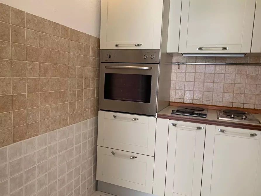 Immagine 11 di Appartamento in affitto  in via ugo foscolo a Pietrasanta