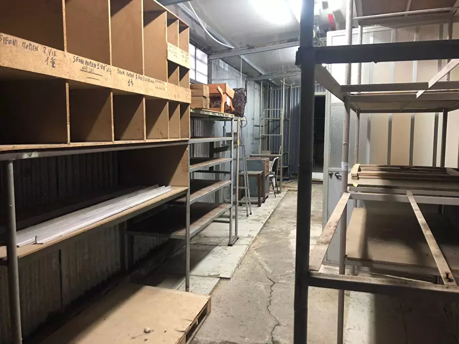 Immagine 9 di Attività commerciale in affitto  in via del porto a Massarosa