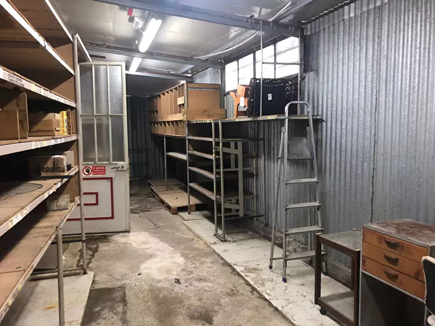 Immagine 10 di Attività commerciale in affitto  in via del porto a Massarosa