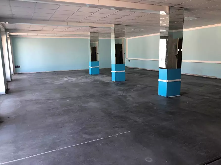 Immagine 7 di Attività commerciale in affitto  in Via giuseppe duccini a Massarosa