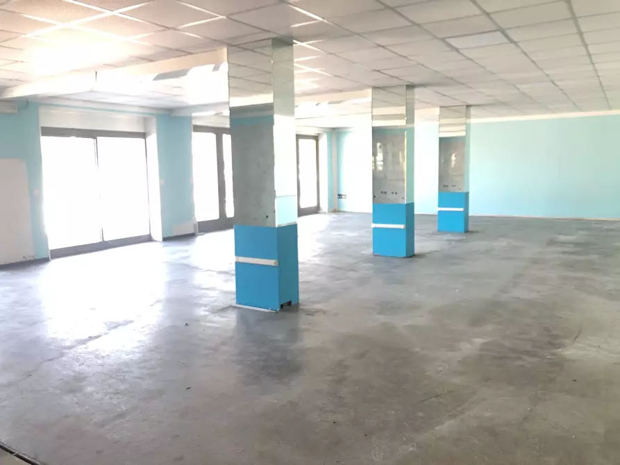 Immagine 8 di Attività commerciale in affitto  in Via giuseppe duccini a Massarosa