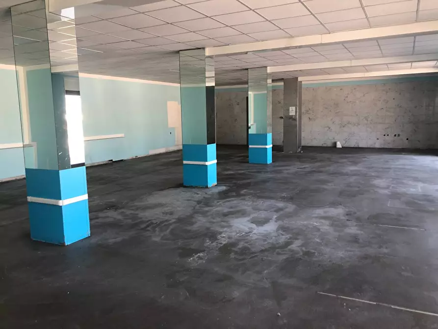 Immagine 9 di Attività commerciale in affitto  in Via giuseppe duccini a Massarosa