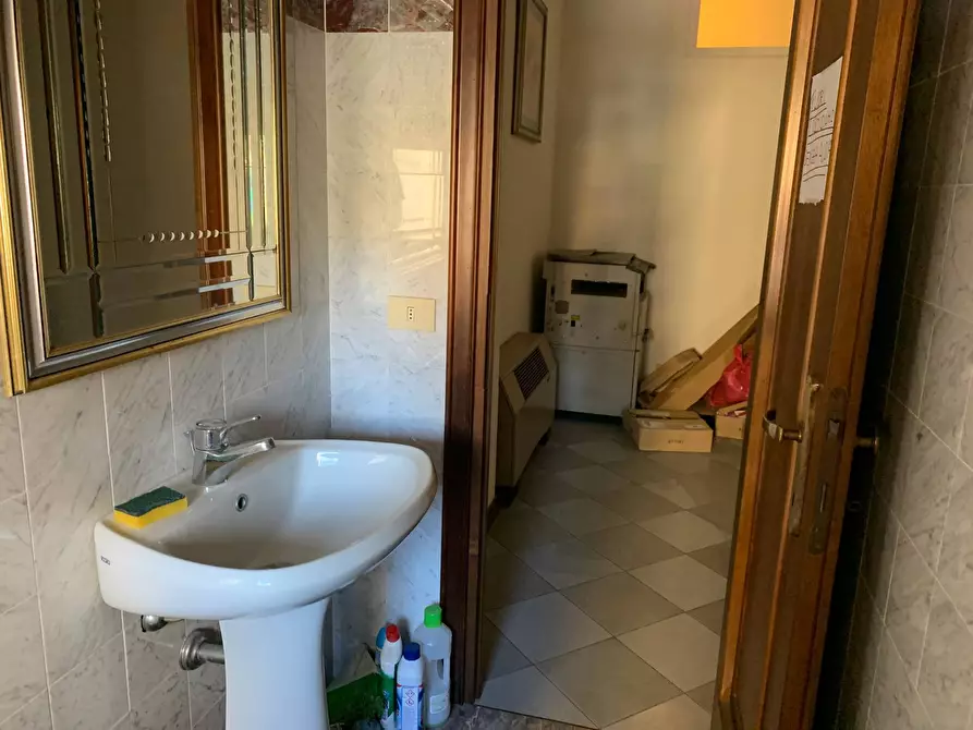 Immagine 8 di Ufficio in affitto  in Via Fratelli Rosselli a Lucca