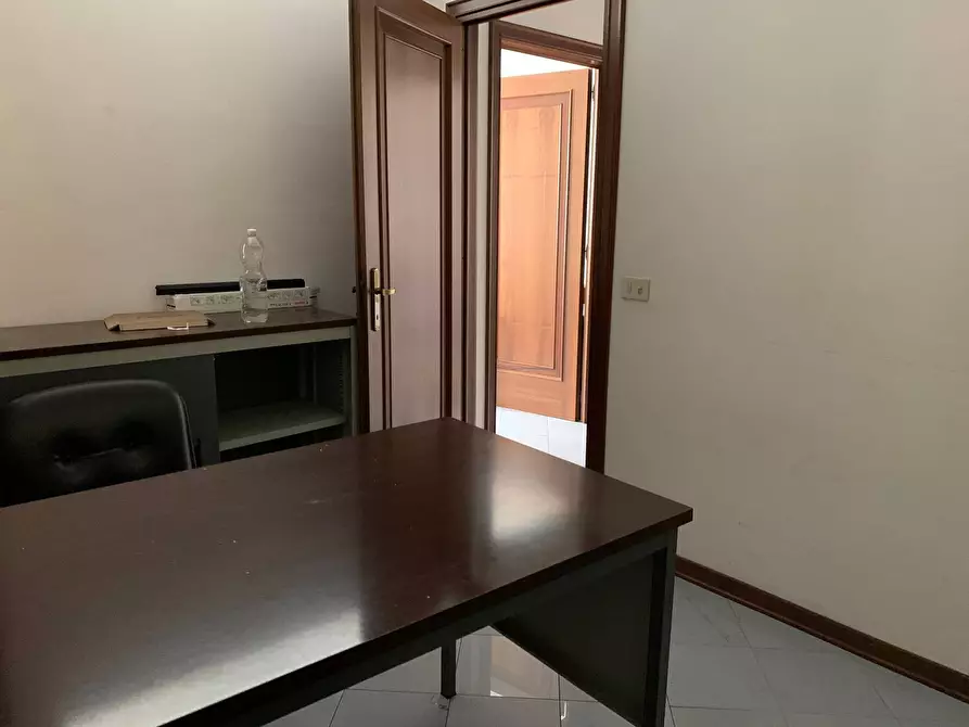 Immagine 3 di Ufficio in affitto  in Via Fratelli Rosselli a Lucca