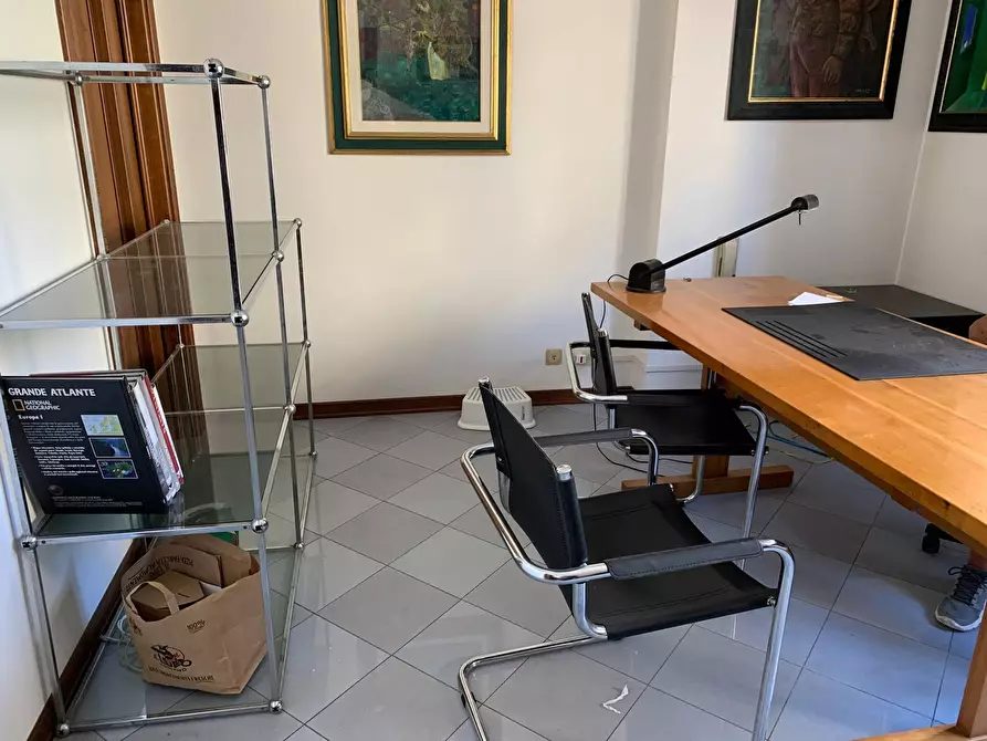 Immagine 4 di Ufficio in affitto  in Via Fratelli Rosselli a Lucca