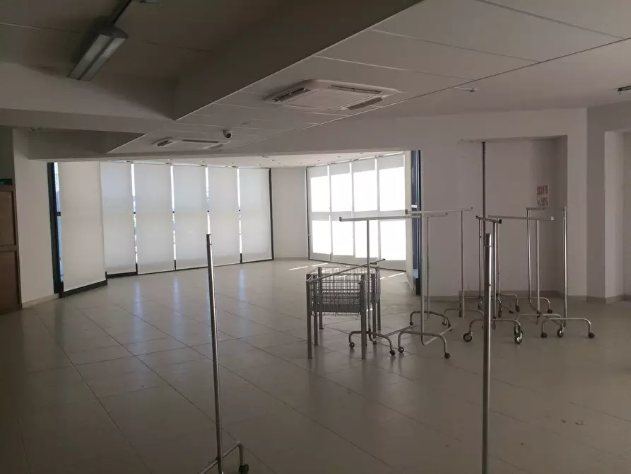 Immagine 3 di Attività commerciale in affitto  in via tosco romagnola a Cascina