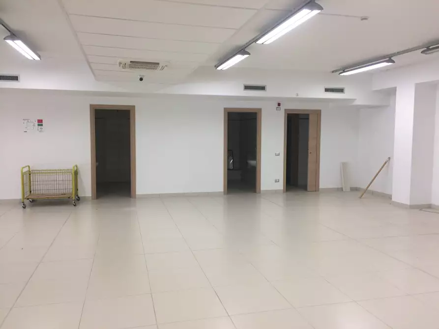 Immagine 2 di Attività commerciale in affitto  in via tosco romagnola a Cascina
