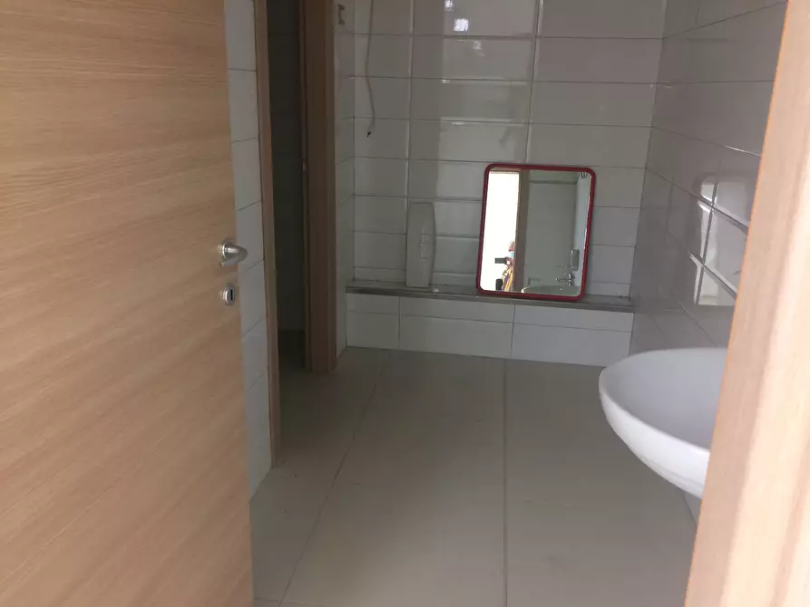 Immagine 4 di Attività commerciale in affitto  in via tosco romagnola a Cascina