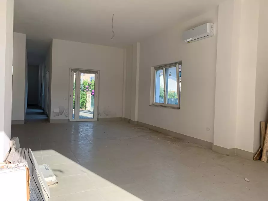 Immagine 3 di Attività commerciale in affitto  in Via Pontenuovo a Pietrasanta