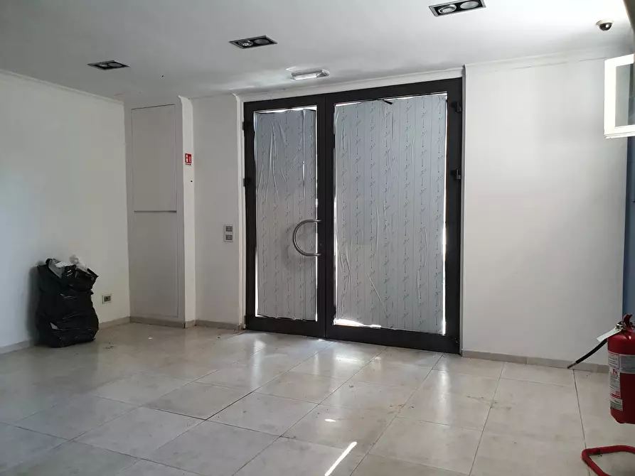 Immagine 8 di Attività commerciale in affitto  in San Marco a Lucca