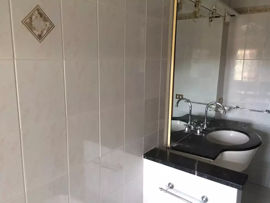 Immagine 13 di Appartamento in vendita  in via 24 maggio a Pisa