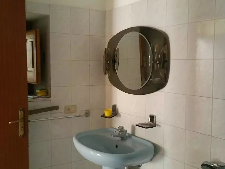 Immagine 12 di Casa indipendente in vendita  in via roma a Aidone